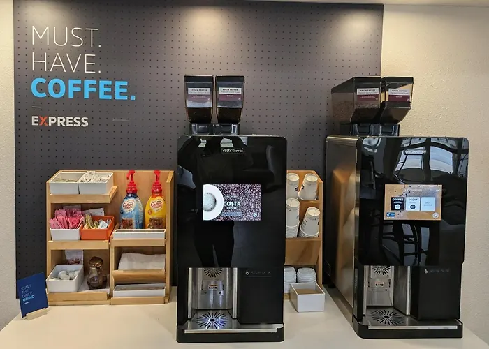 Holiday Inn Express & Suites - Columbus Airport East By Ihg